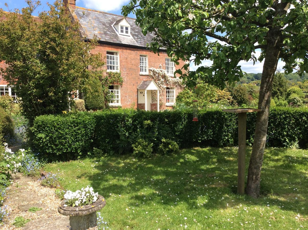 Moors Farmhouse Acomodação com café da manhã East Knoyle Exterior foto